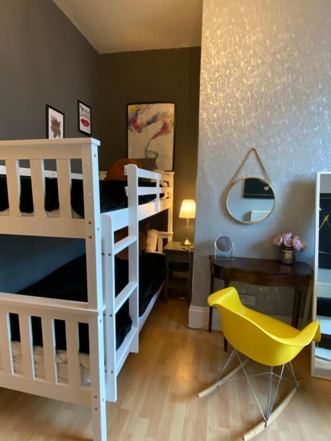 Ann Apartments Opposite The Pier With Sea View พอร์ตสมัธ ภายนอก รูปภาพ